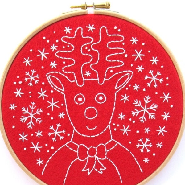 Happy Reindeer PDF Embroidery Pattern, a cute Christmas embroidery design, winter deer & snowflakes, fits in a 7 inch hoop