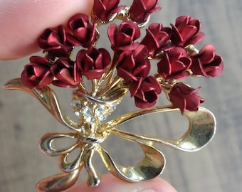 Vintage Bouquet of Roses, Retro Floral Brooch, Bunch of Flowers, goldtone, red