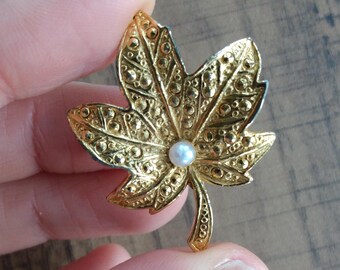 Vintage Maple Leaf Brooch, Goldtone, Faux Pearl, costume jewellery