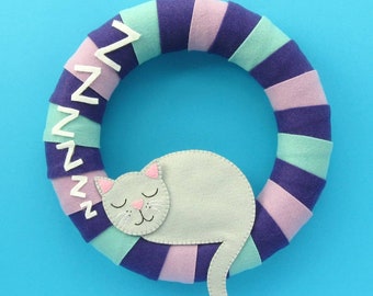 Cosy Cat Wreath Tutorial, cute felt sleeping cat pattern, cat lady wreath, step by step, sewing, craft, indoor 30cm wreath, PDF pattern