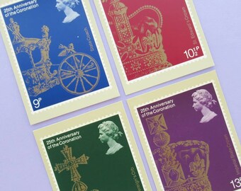 4 Postkarten: Krönung von Königin Elizabeth II., Satz unbenutzter Vintage-Postkarten mit Royal Mail-Briefmarken