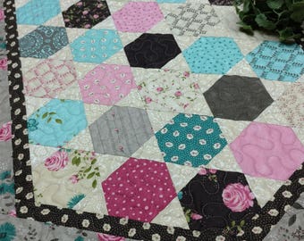 Rambling Rose Table Runner