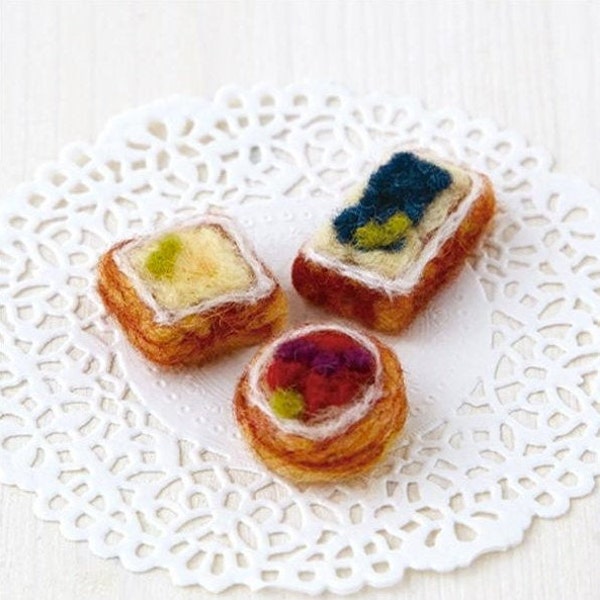 Miniature Muffin Felting Kit //  japanese felting kit by hamanaka *english instructions*