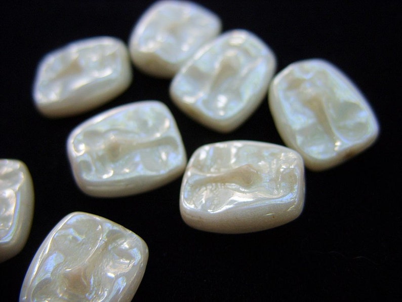 Face Czech Beads Shimmery White Quantity 10 image 1