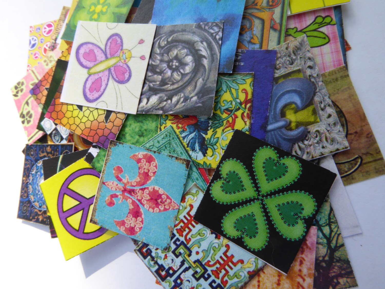 100 Pieces 1x1 Inch Square Cardstock Punches for Making