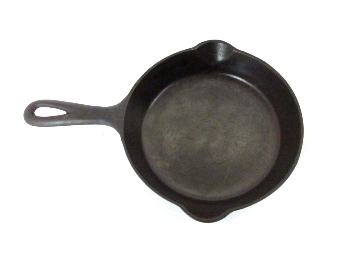Griswold 3 Cast Iron Skillet 709 Fry Pan Vintage Old Etsy