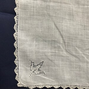 Vintage Spitze kantige Hankie, gezogen oder gezogen Faden Arbeit, Blatt und Blumen, Jakobsmuschel, weiß, Braut, kostenloser Versand