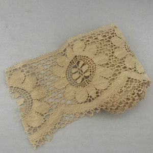 Vintage Cluny or Bobbin Lace ecru, off white, cream, woven trim, floral scalloped 2 yards