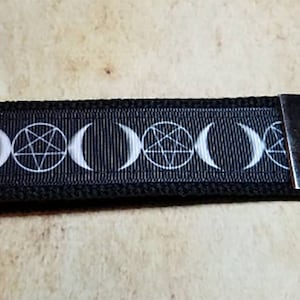 Moon Phases Keychain Witch Pentagram Webbing Ribbon Wristlet Key Ring Zipper Pull Bag Tag