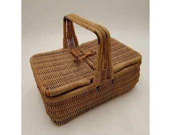 Jolie Panier De Pique-Nique Vintage En Osier Et Tissu