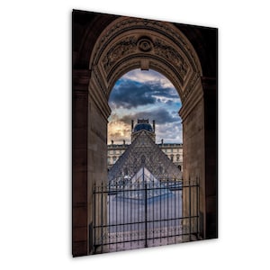 Pôr do sol na Pirâmide do Louvre, Paris – Fotografia de Belas Artes da Arquitetura do Museu do Louvre | Arte de Parede da França Romântica