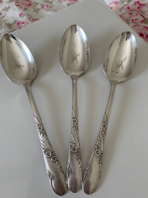 1946 Tudor Plate Oneida Queen Bess II Silverplate 90 Piece Service for 12  with 6 Piece Place Settings w/ 12 Serving Pieces \u0026 18 teaspoons – Second  Wind Vintage