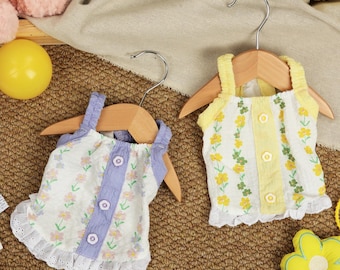 Schattige mini-jurk met bloemenknoopsluiting, XS-2XL, hondenjurk, hondentop, hondenkleding, hondenmode, hondenkleding, hondenbruiloft