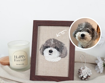 Broderat hundporträtt, husdjursporträtt, katt- och hundporträtt, broderat djurporträtt i valnötsram, heminredning, minneskonst