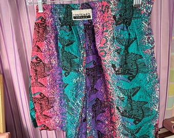 Pantalones cortos neón vintage - ¡Peces feroces! - Talla M Pantalones cortos de peces fluorescentes de los 90