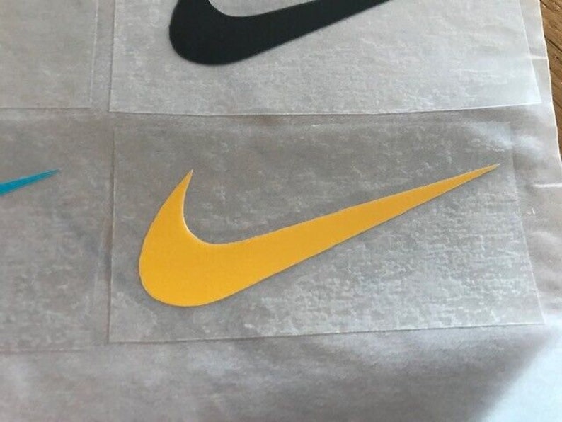 NIKE PATCH FLOCAGE logo publicitaire petit modèle 6.3 cm par 2.3 cm Jaune