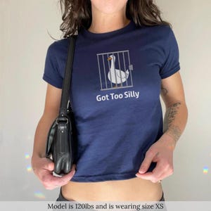 Camiseta infantil Got Too Silly Goose Baby, camiseta engraçada com trocadilho Y2K, top curto com humor fofo, moda urbana de verão estética para amantes de gansos