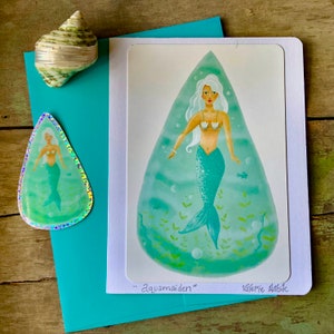 Tarjeta de felicitación Aqua Maiden / Tarjeta con forma de gota de agua y sirena / Tarjeta de felicitación con forma de gota de agua y sirena y conchas marinas bajo el agua - Valerie Walsh Cards