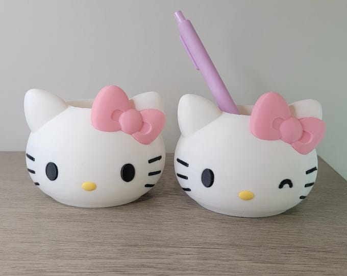 Hello Kitty Pen Makeup Brush Holder