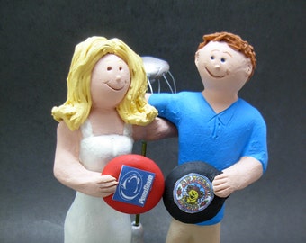 Frisbee Golfers Wedding Cake Topper, Disc Golf Wedding Cake Topper, Frisbee Wedding Cake Topper, Frisbee Bride and Groom Wedding Cake Topper
