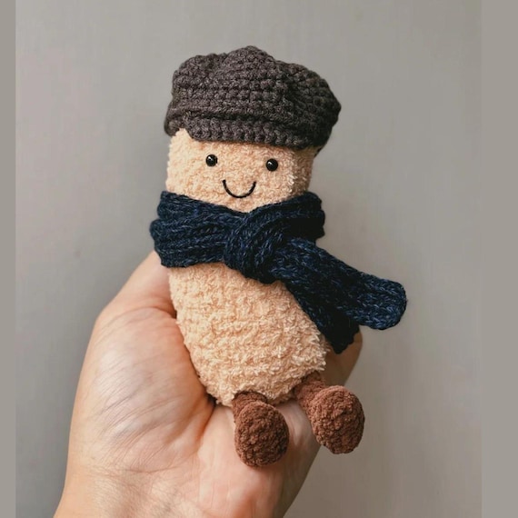 Cozy Winter Crochet Doll – Handmade Amigurumi with Hat & Scarf – Cute Autumn Fall Amigurumi Decoration – Soft Stuffed Plushie Gift