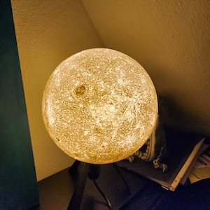 Moon desk lamp