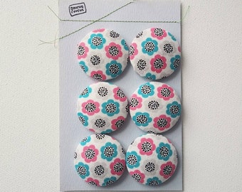 fabrics buttons, flowers, white, Bouche cousue, buttons recovered with fabric, cotton, sewing, buttons, craft project, made in Quebec