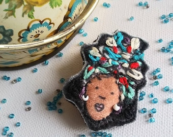 Brooch, Bouche cousue, character, girl, gift for woman, embroidered brooch, flowers, gift for friends, art