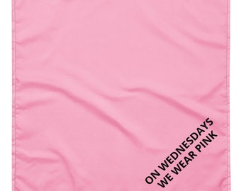 Vielseitiges Bandana mit Allover-Print „On Wednesdays We Wear Pink“ – für Sie und Ihr Haustier!