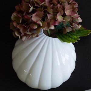Kleine keramische wandvaas, vintage bloemenvaas voor aan de muur, kleine vaas met hangende knop, prachtig cadeau voor huisdecoratie