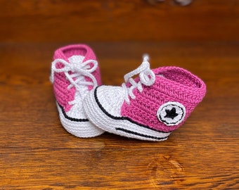 Baskets Converse pour bébé au crochet faites main