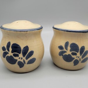 Vintage Pfaltzgraff Stoneware Folk Art Salt and Pepper Shaker Set - Salt Glaze Pottery - Replacement Piece image 4