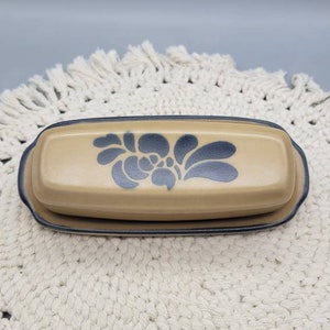 Vintage Pfaltzgraff Folk Art Butter Dish Vintage Folk Art Covered butter dish Vintage Pfaltzgraff Salt Glaze Pottery