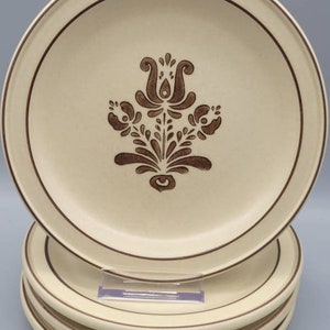 Set of 4 Vintage Pfaltzgraff Village Dinner Plates - 1976 Bicentennial Stoneware Pattern