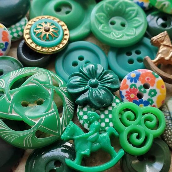 Welcome Spring! Thirty Five (36) Shades of Green .... Vintage Buttons. Most are plastic.