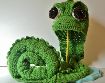 Crochet Pascal Costume - crochet hat and tail set - Tangled costumes - crochet chameleon costume