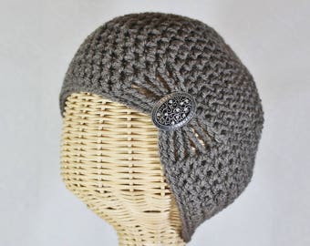 Barley brown flapper hat with brooch of your choice! Sized for larger head