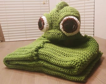 Crochet Pascal the Chameleon Hooded Blanket - cartoon costume hat - hooded blanket for boys - hooded blanket for girls