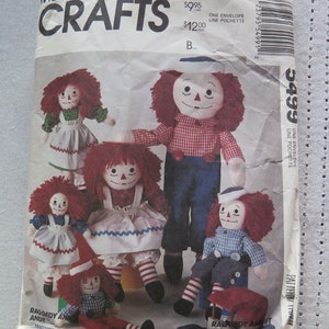 Vintage 90s McCalls Crafts 5499 Raggedy Ann and Raggedy Andy with Clothes Sewing Pattern with Blue Transfer