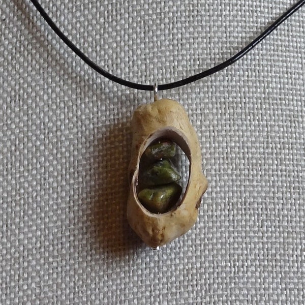 Naturschmuck, Holzschmuck, Schmuck aus Holz, Baumperle, Edelsteine, Kettenanhänger