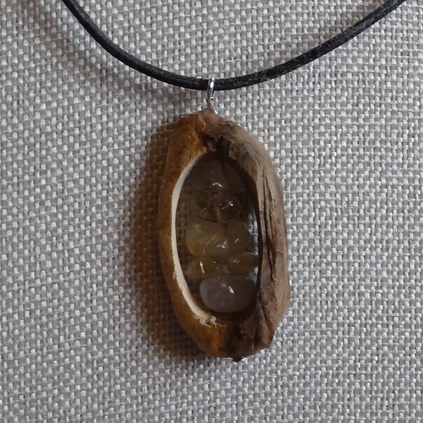 Naturschmuck, Holzschmuck, Schmuck aus Holz, Baumperle, Edelsteine, Kettenanhänger