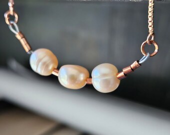 Rose gold and pearl bracelet