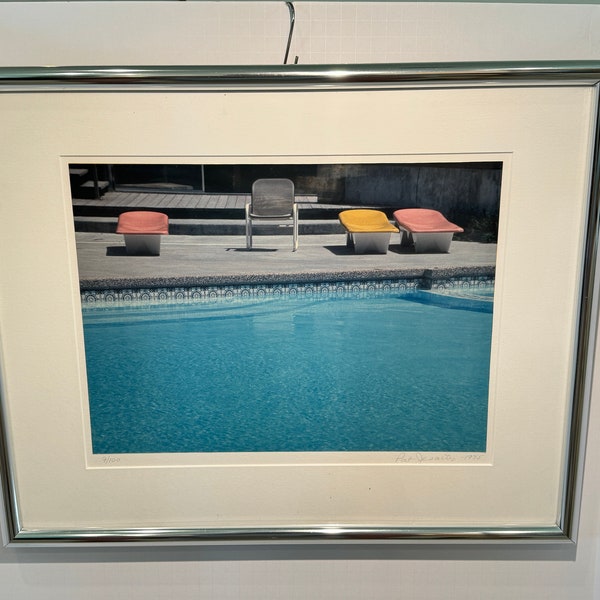 1985, impression rétro signée - piscine rétro, encadrée