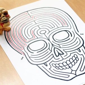 SKULL Maze / Instant DOWNLOAD Printable PDF / Fun Activity for All Ages / Hand-drawn