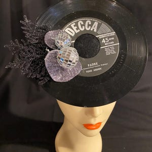 45 Fascinator voor vinylplaten met discoballen, bloemen | Uniek, vakantiefeest, DJ, verjaardag, dans, rave, Kentucky Derby
