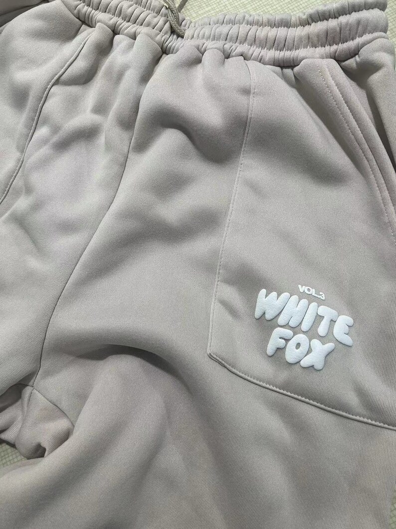 Chándal con capucha de White Fox, ropa informal para el día, sudadera con capucha de ocio, pantalones de chándal fuera del escenario, ropa de salón, sudadera con capucha de gran tamaño, White Fox Merch imagen 9