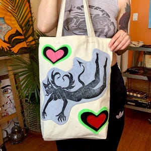 Sac cabas art gothique fait main - Cabas en toile à imprimé fille démoniaque avec coeurs néon - Sac esthétique alt punk grunge - Sac pour oeuvres d'art original