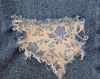 Vintage-style floral iron-on Fabric Patch for clothes, No stitching required. Machine washable