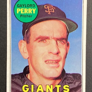 Gaylord Perry, 1969 Topps #485 - Last Name in Yellow, Hall of Fame, EX-EXMT.