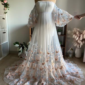 ピンクとブルーの蝶の性別を明らかにする3D花柄刺繍アップリケチュールドレス、ウェディングドレス、写真撮影用マタニティドレス、ボヘミアンガウン